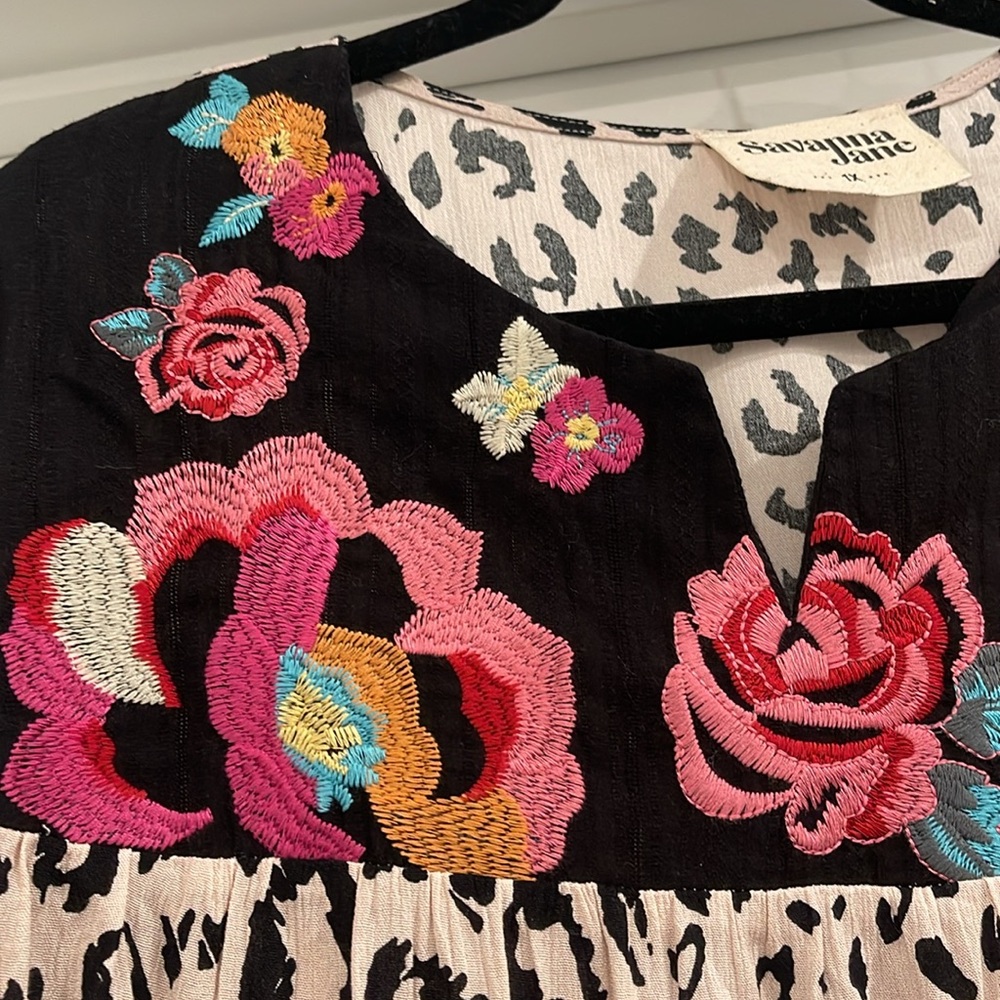 Savanna Jane embroidered floral leopard print bell sleeve boutique top 1x - Picture 6 of 7